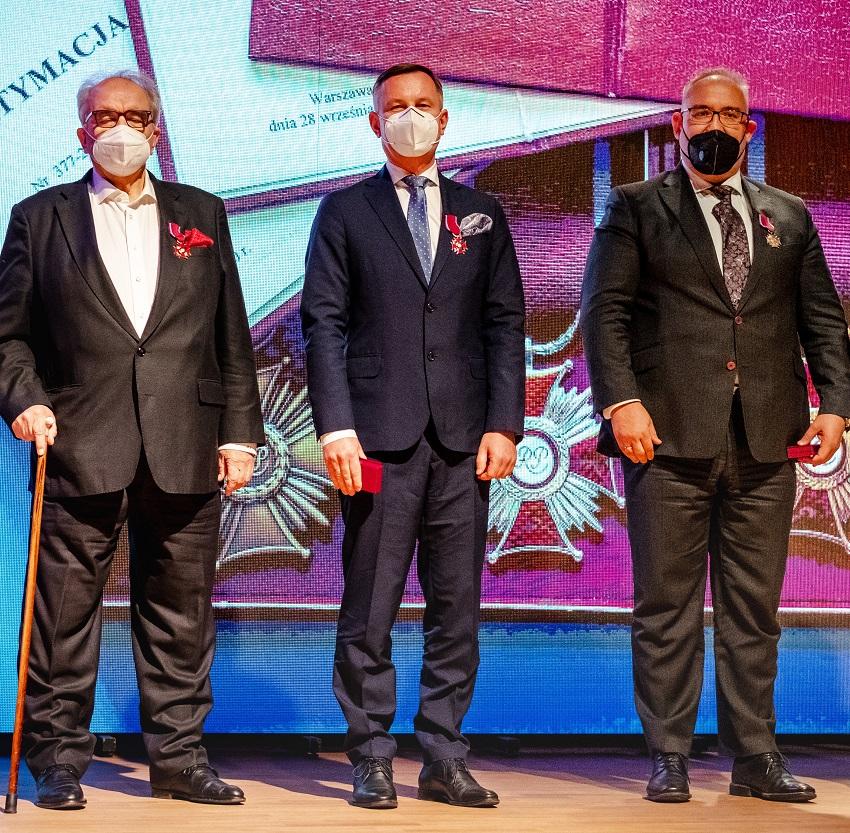 Nagrodzeni krzyze int