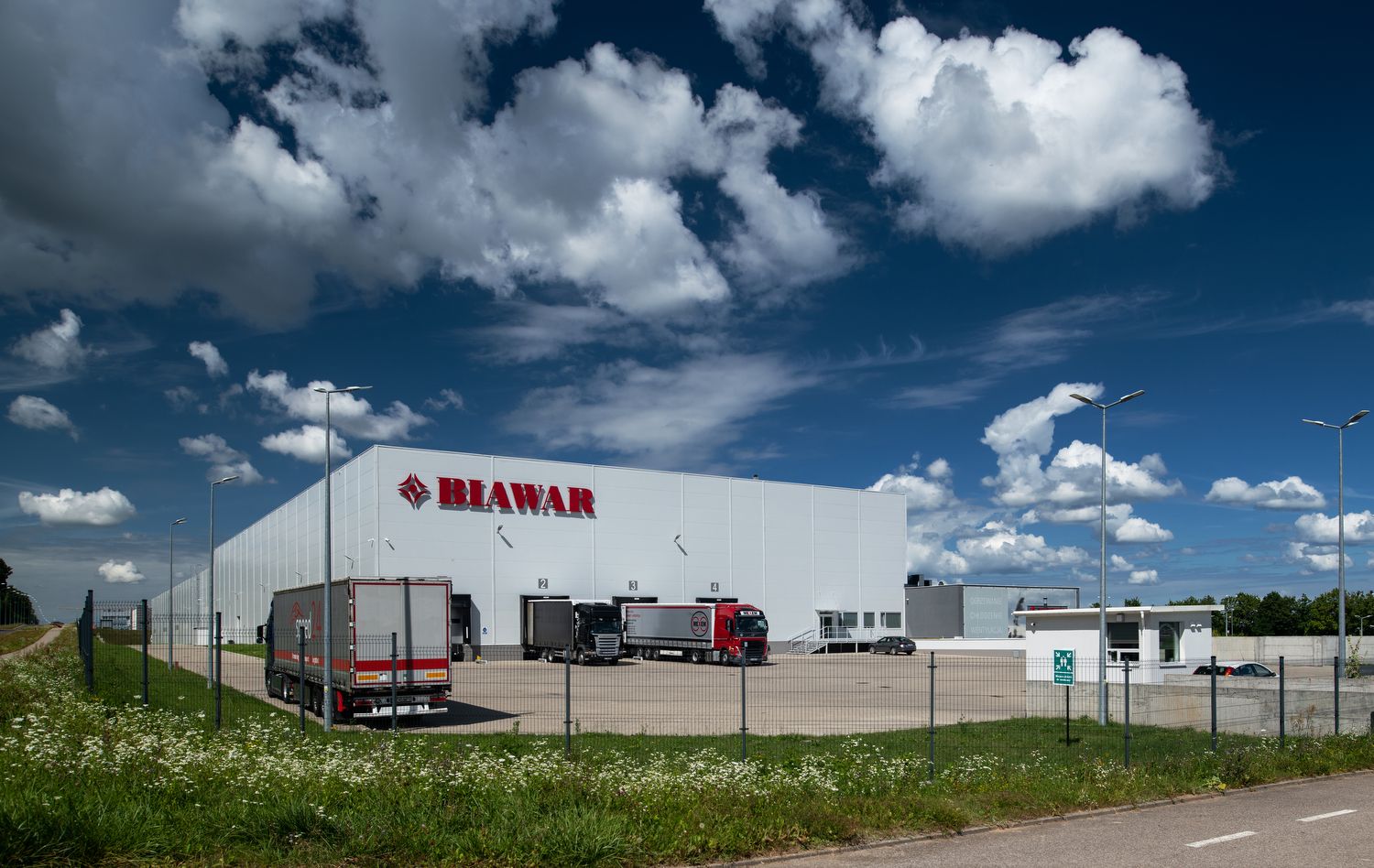 Wiecha zawisła na II etapie inwestycji Wola Gabriela w Warszawie